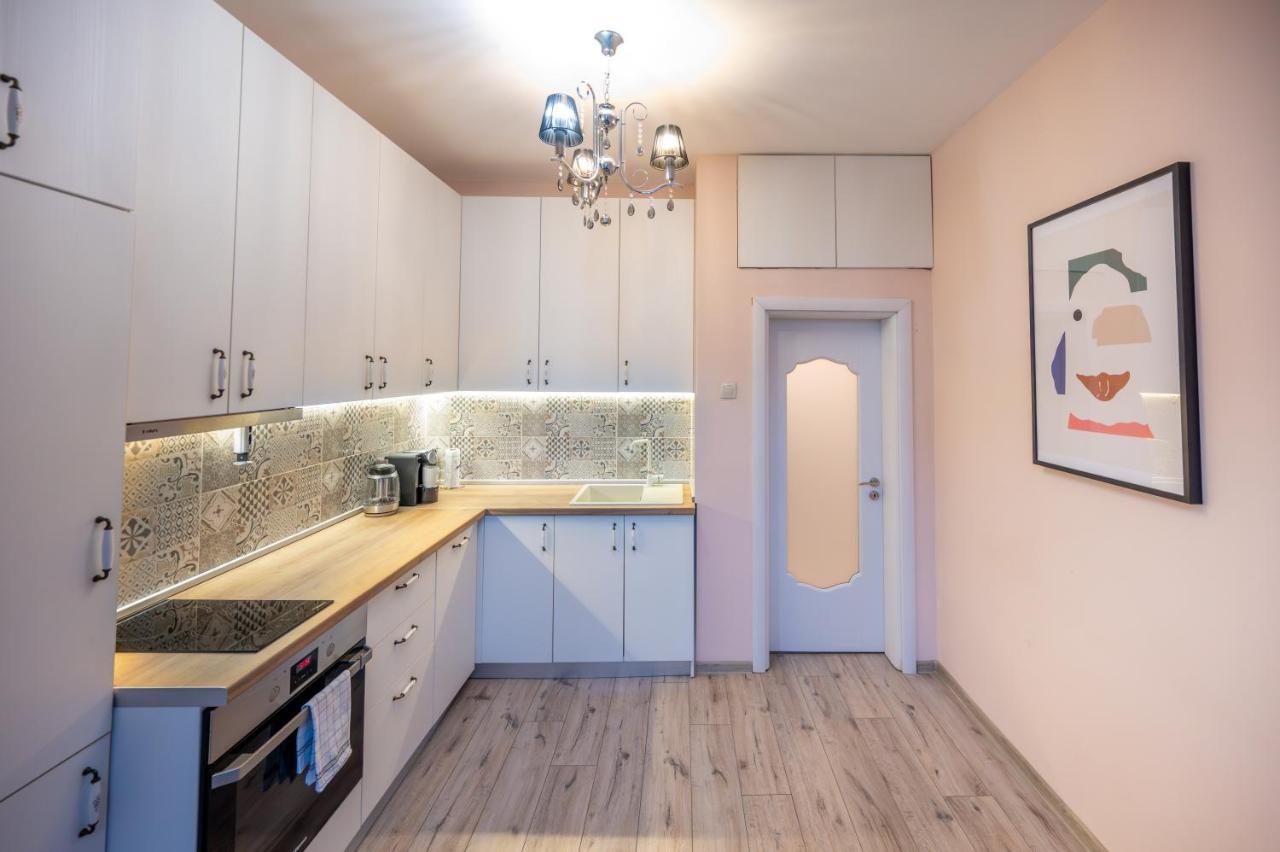 Spacious 1Bdr Apartment Near City Center صوفيا المظهر الخارجي الصورة