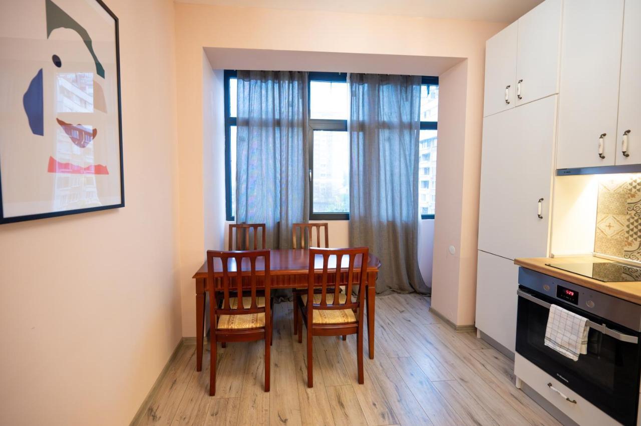 Spacious 1Bdr Apartment Near City Center صوفيا المظهر الخارجي الصورة